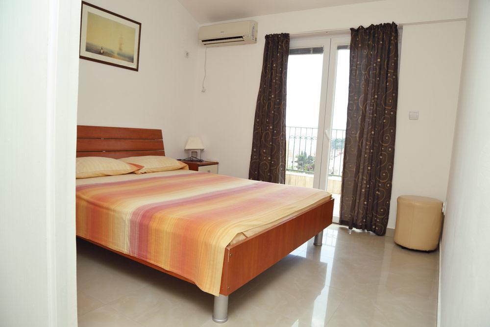 Petrovac Apartmani Irena מראה חיצוני תמונה